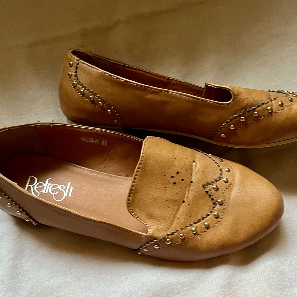 Tan Slip On Ladies Shoes Size 8.5 *FREE With Purchase*